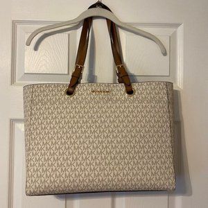 NWT Michael Kors Vanilla Bag Commuter Tote